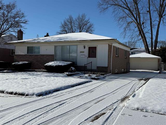 front view picture of 31515 Newport, Warren, MI. 48088