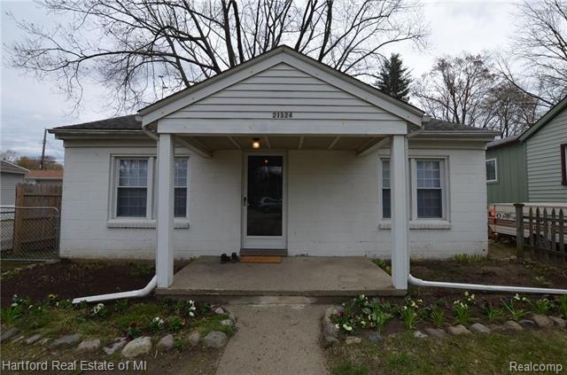 front view picture of 21324 Rensselaer Ave, Farmington, MI. 48336