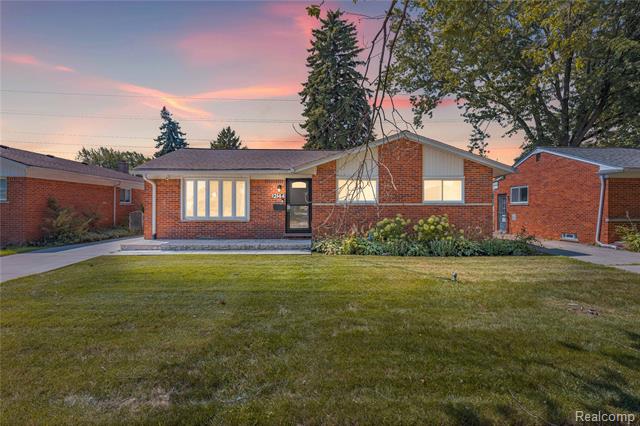 front view picture of 12144 Canterbury, Warren, MI. 48093