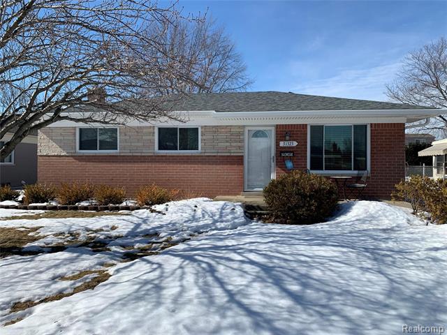 front view picture of 31323 Gardendale, Warren, MI. 48088