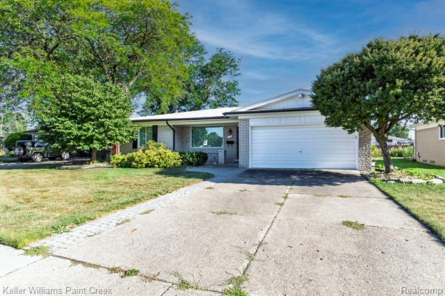 front view picture of 11756 Canterbury, Warren, MI. 48093