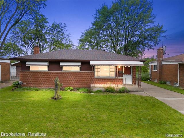 front view picture of 31739 Iroquois, Warren, MI. 48088