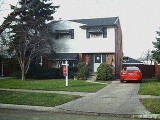 front view picture of 18259 Spring Court S, Fraser, MI. 48026
