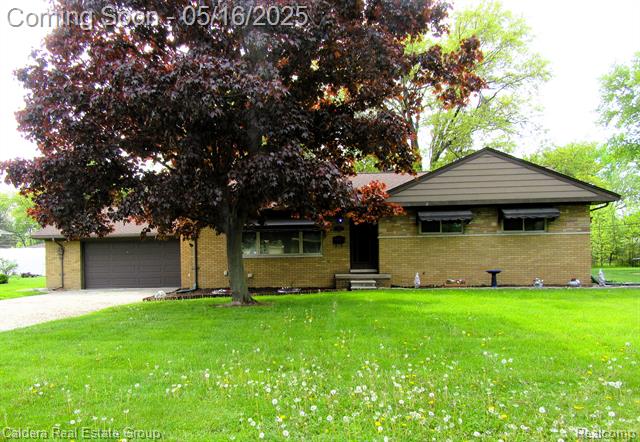 front view picture of 31531 Elodie, Fraser, MI. 48026