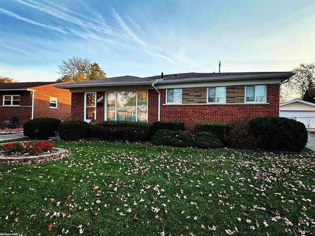 front view picture of 31420 East Wind, Fraser, MI. 48026