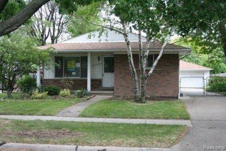 front view picture of 31204 St Margaret, Saint Clair Shores, MI. 48082