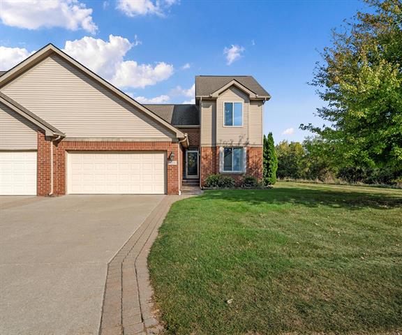front view picture of 32120 Heavenly Ct, Warren, MI. 48092
