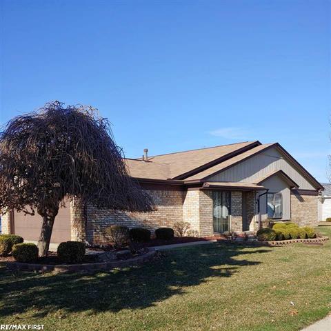 front view picture of 31874 Hoover Rd, Warren, MI. 48093