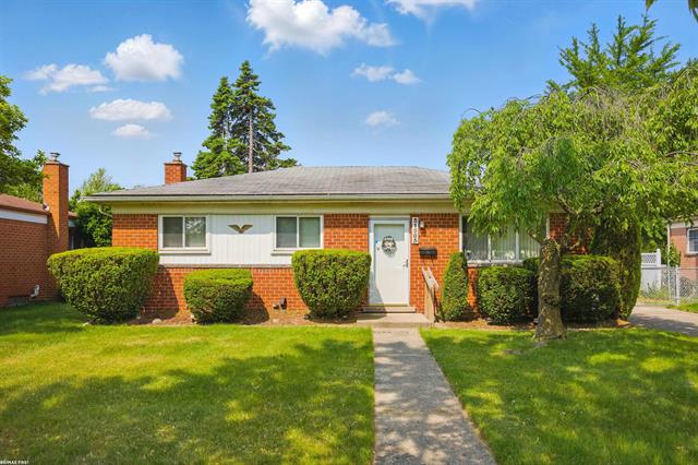 front view picture of 31565 Hayes, Warren, MI. 48088