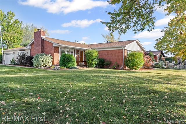 front view picture of 31592 Pinto, Warren, MI. 48093