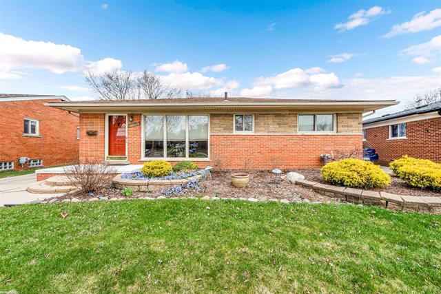 front view picture of 17835 North Wind, Fraser, MI. 48026