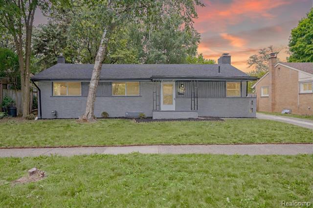 front view picture of 32431 Halmich, Warren, MI. 48092
