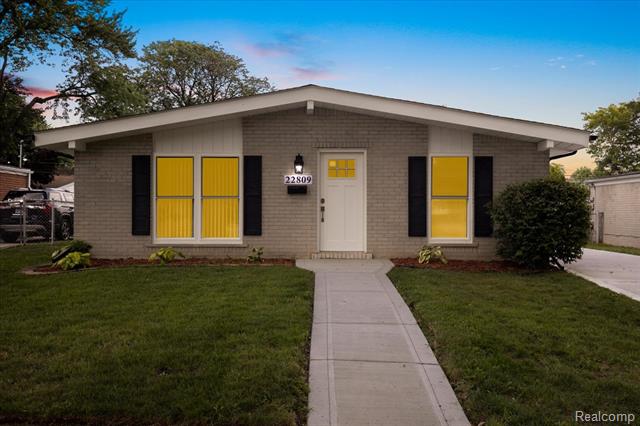 front view picture of 22809 Detour, Saint Clair Shores, MI. 48082