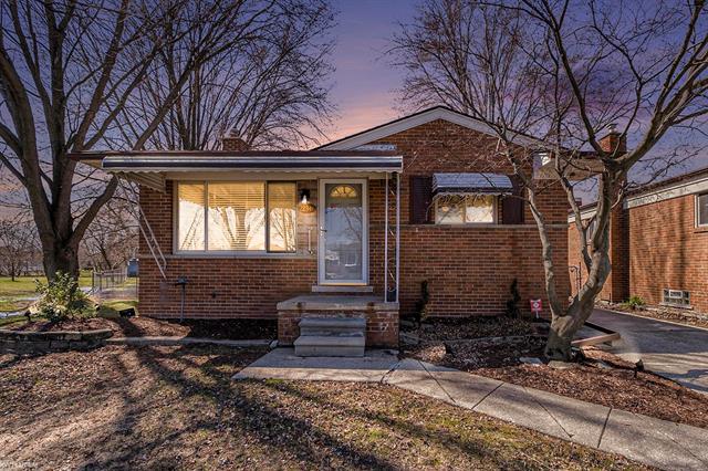 front view picture of 22346 Socia, Saint Clair Shores, MI. 48082