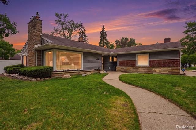 front view picture of 18405 Westland Ave, Southfield, MI. 48075