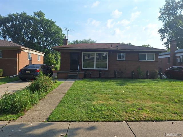 front view picture of 22521 Euclid, Saint Clair Shores, MI. 48082