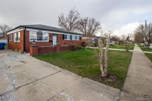 front view picture of 32519 Revere, Warren, MI. 48092