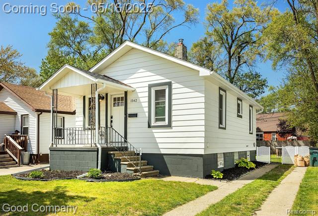 front view picture of 1342 Bertha St, Ferndale, MI. 48220