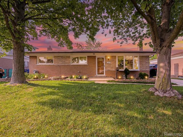 front view picture of 13327 Murthum, Warren, MI. 48088