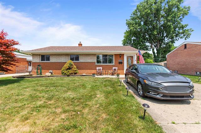 front view picture of 13445 Masonic, Warren, MI. 48088