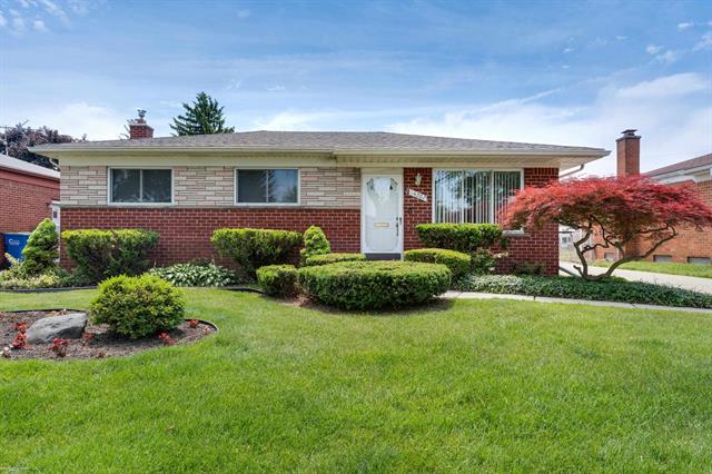 front view picture of 14202 Murthum, Warren, MI. 48088