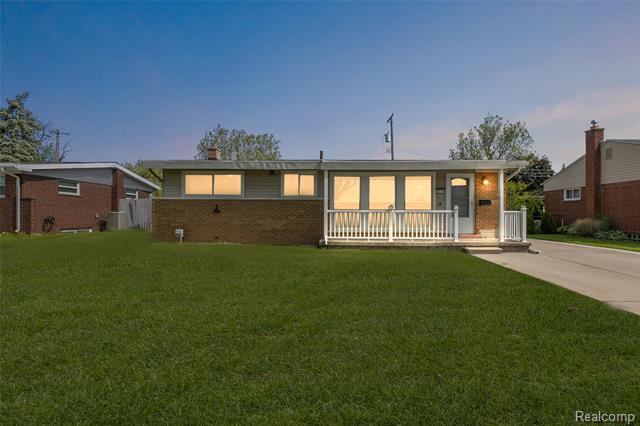 front view picture of 5115 Arden, Warren, MI. 48092