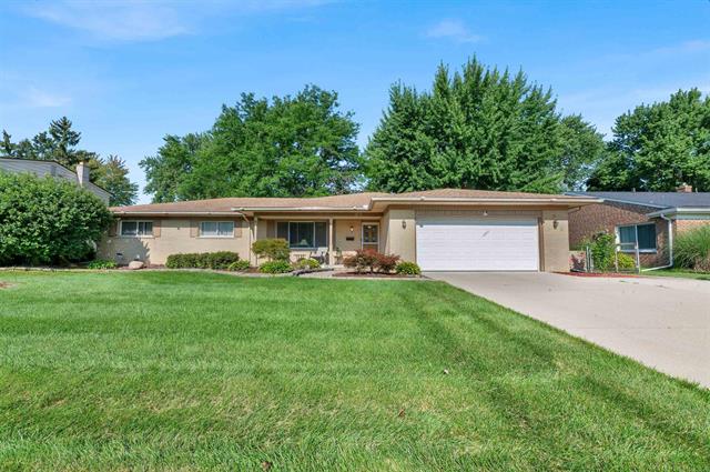 front view picture of 31927 Desmond, Warren, MI. 48093