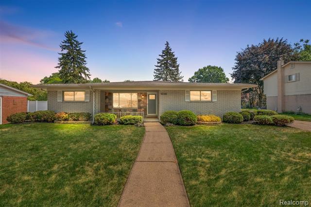 front view picture of 32108 Wellston, Warren, MI. 48093