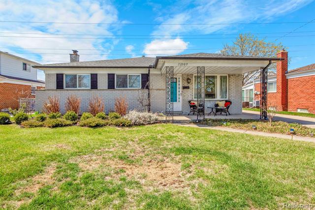 front view picture of 32509 Stricker, Warren, MI. 48088