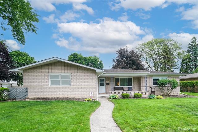 front view picture of 11523 Jenny, Warren, MI. 48093