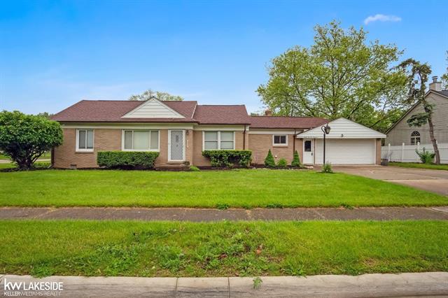 front view picture of 32100 Solon, Roseville, MI. 48066