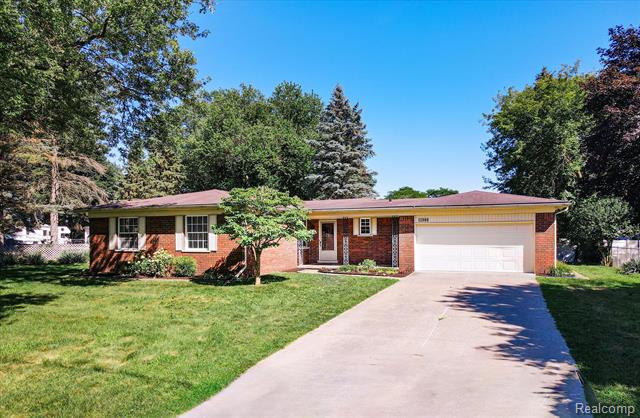 front view picture of 11366 Chicago, Warren, MI. 48093