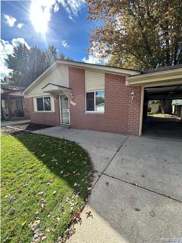 front view picture of 22836 Edgewater, Saint Clair Shores, MI. 48082