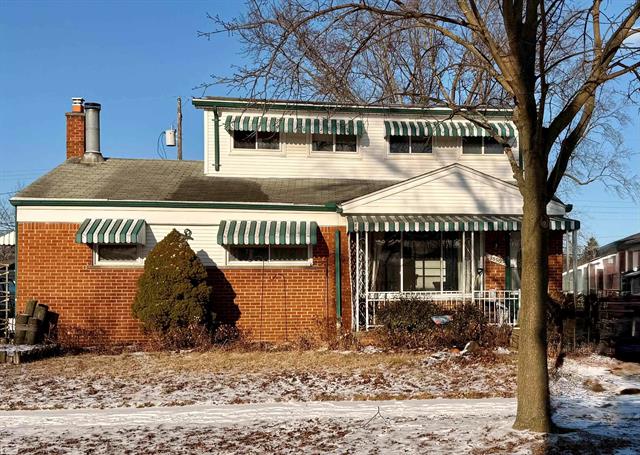 front view picture of 23519 Recreation, Saint Clair Shores, MI. 48082