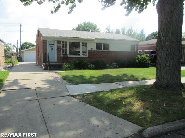 front view picture of 23330 Recreation, Saint Clair Shores, MI. 48082