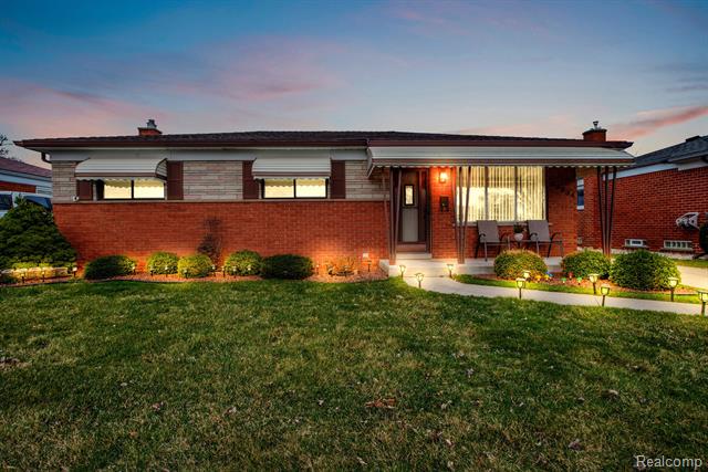 front view picture of 32334 Gloede, Warren, MI. 48088