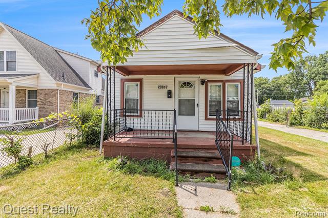 front view picture of 20817 Garden Ln, Ferndale, MI. 48220