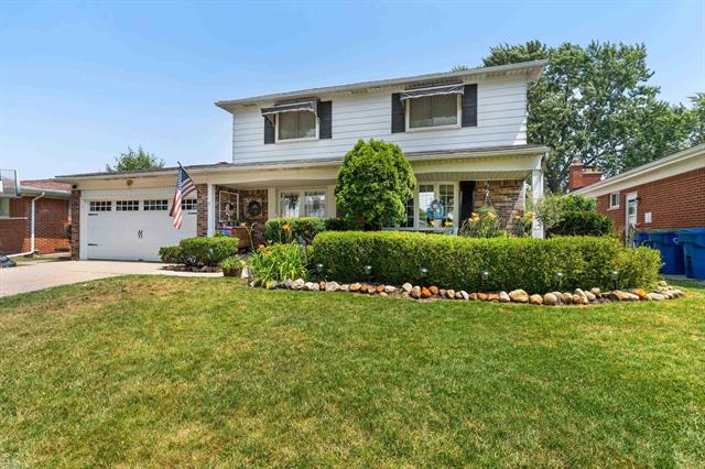 front view picture of 32300 Lancaster, Warren, MI. 48088
