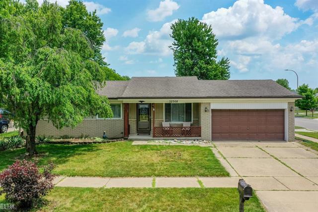 front view picture of 32308 Norwich Court, Fraser, MI. 48026