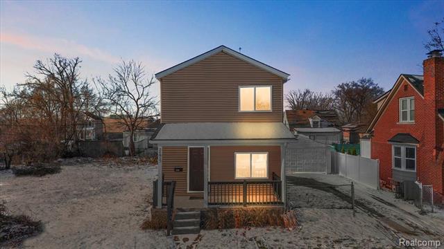 front view picture of 20817 Parkside Blvd, Ferndale, MI. 48220