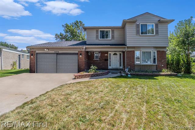 front view picture of 33278 Linsdale Court, Sterling Heights, MI. 48310