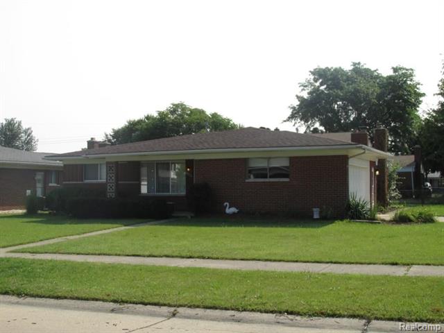 front view picture of 33066 Twickingham Dr, Sterling Heights, MI. 48310