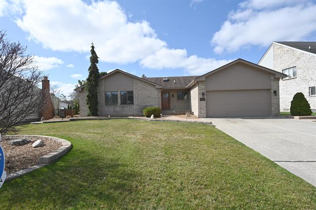 front view picture of 40571 Ladene Ln, Novi, MI. 48375