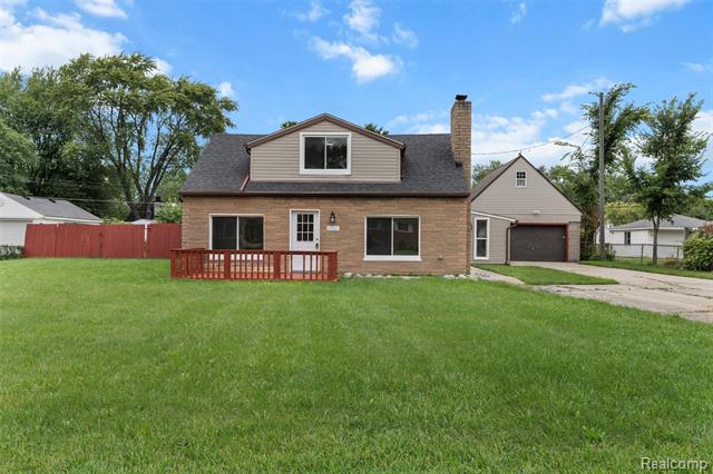 front view picture of 23601 Glenbrook, Saint Clair Shores, MI. 48082