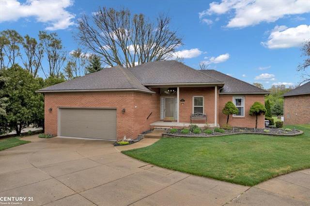 front view picture of 11294 River Dr, Warren, MI. 48093