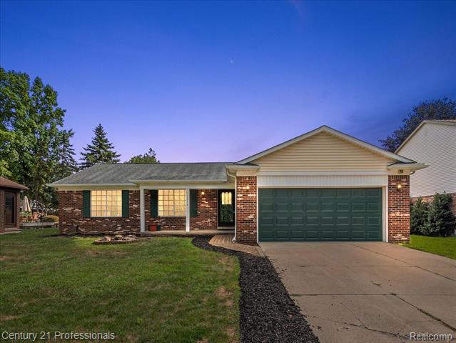 front view picture of 15958 Kingston, Fraser, MI. 48026