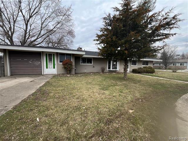 front view picture of 32315 Beaconsfield, Roseville, MI. 48066