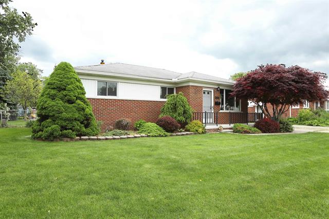 front view picture of 23300 Allor, Saint Clair Shores, MI. 48082