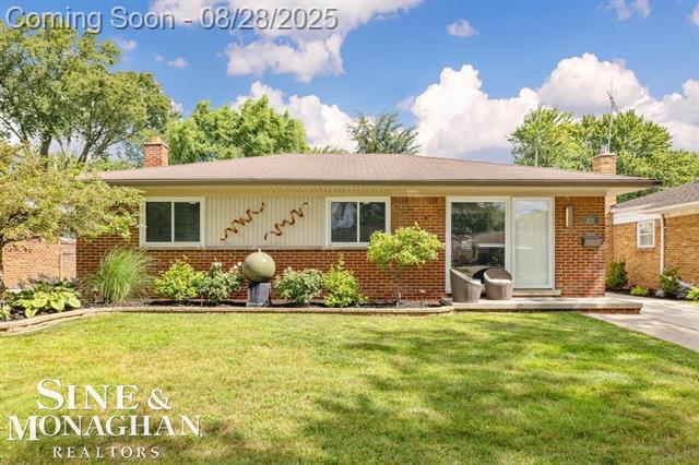 front view picture of 22931 Recreation, Saint Clair Shores, MI. 48082