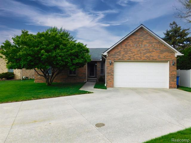 front view picture of 11289 River Dr, Warren, MI. 48093